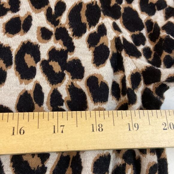 COPY - Old navy thin button down sweater animal print Xl - Picture 5 of 6
